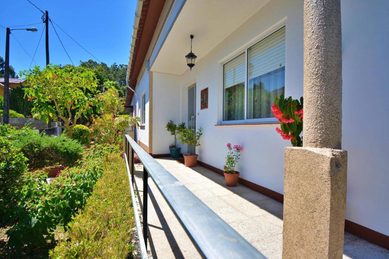 Casa con jardín en Vilanova de Arousa Exterior foto