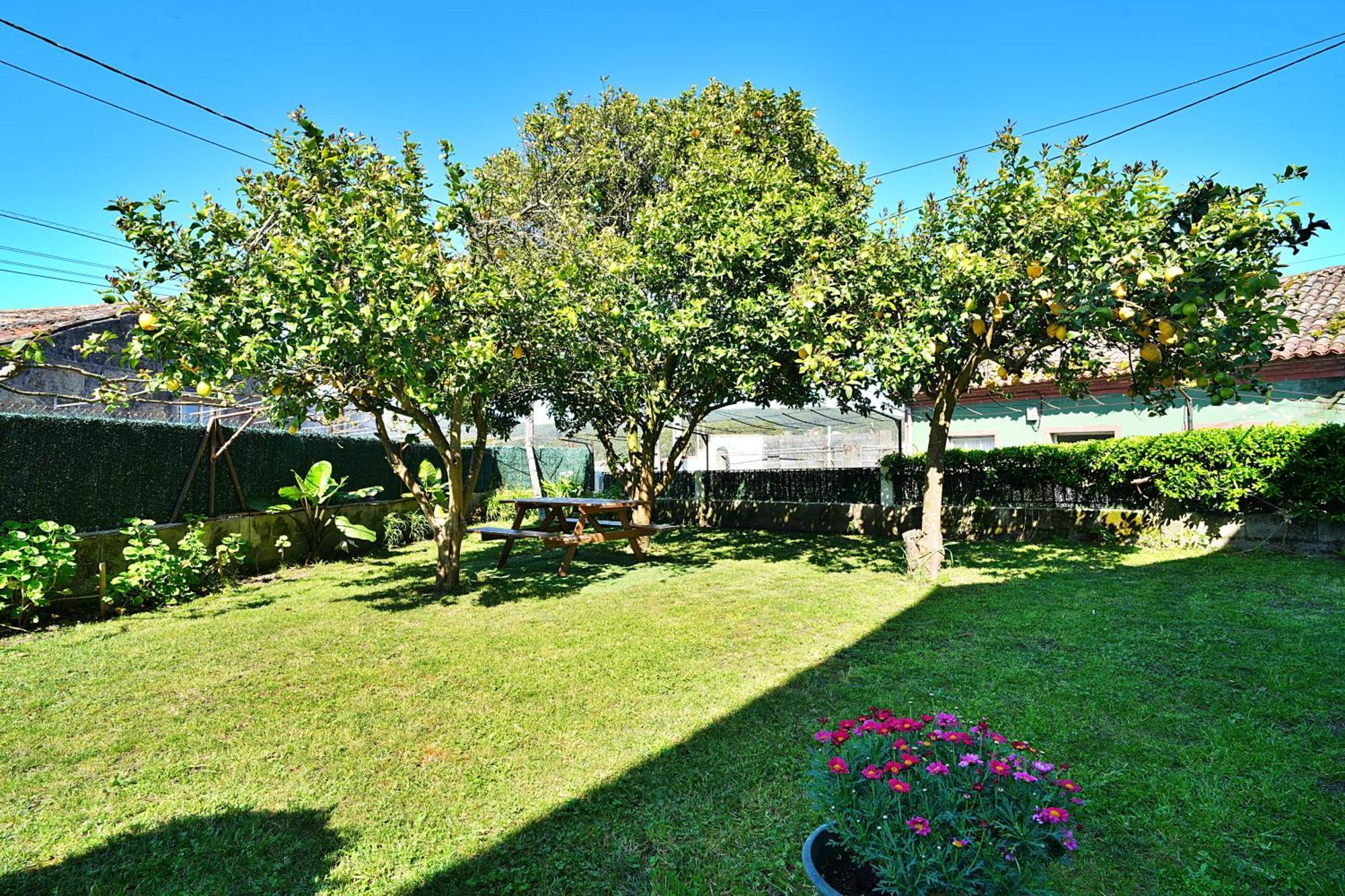 Casa con jardín en Vilanova de Arousa Exterior foto