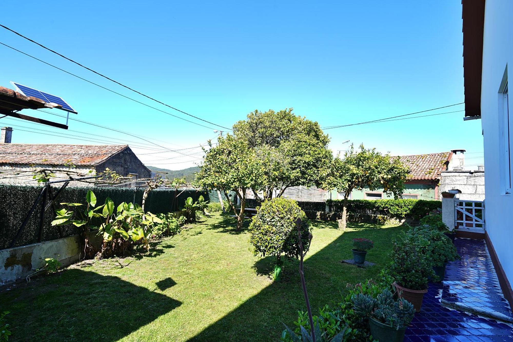 Casa con jardín en Vilanova de Arousa Exterior foto
